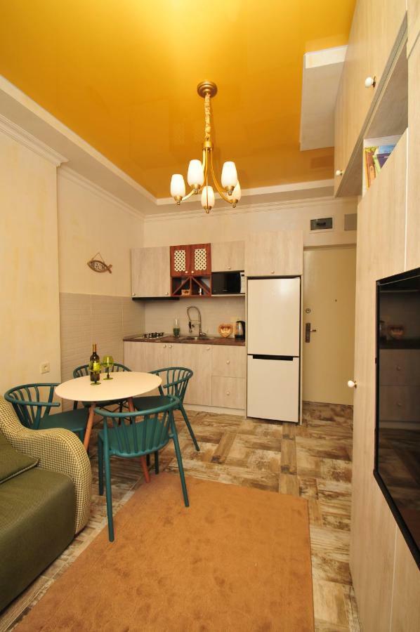 Apartments With A View Of The Trinity Holy باتومي المظهر الخارجي الصورة