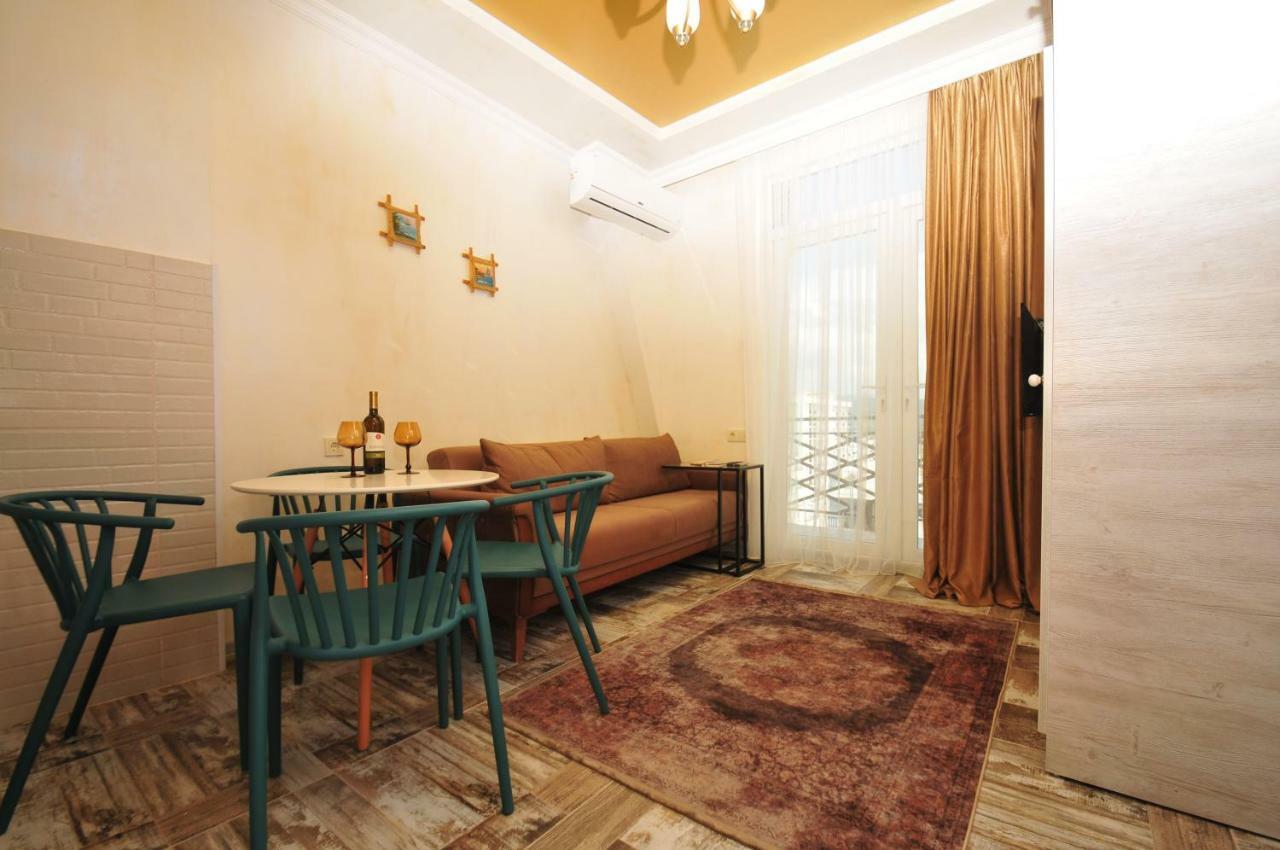 Apartments With A View Of The Trinity Holy باتومي المظهر الخارجي الصورة
